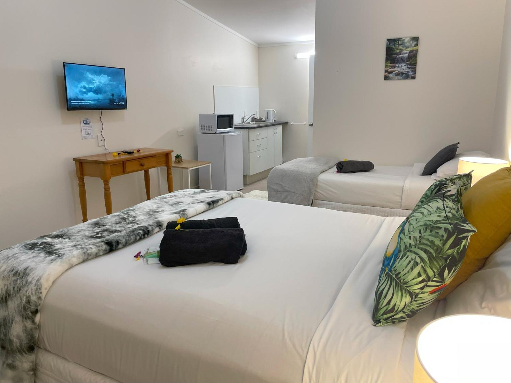 Tirau Woof Woof.....Motor Inn Bagian luar foto